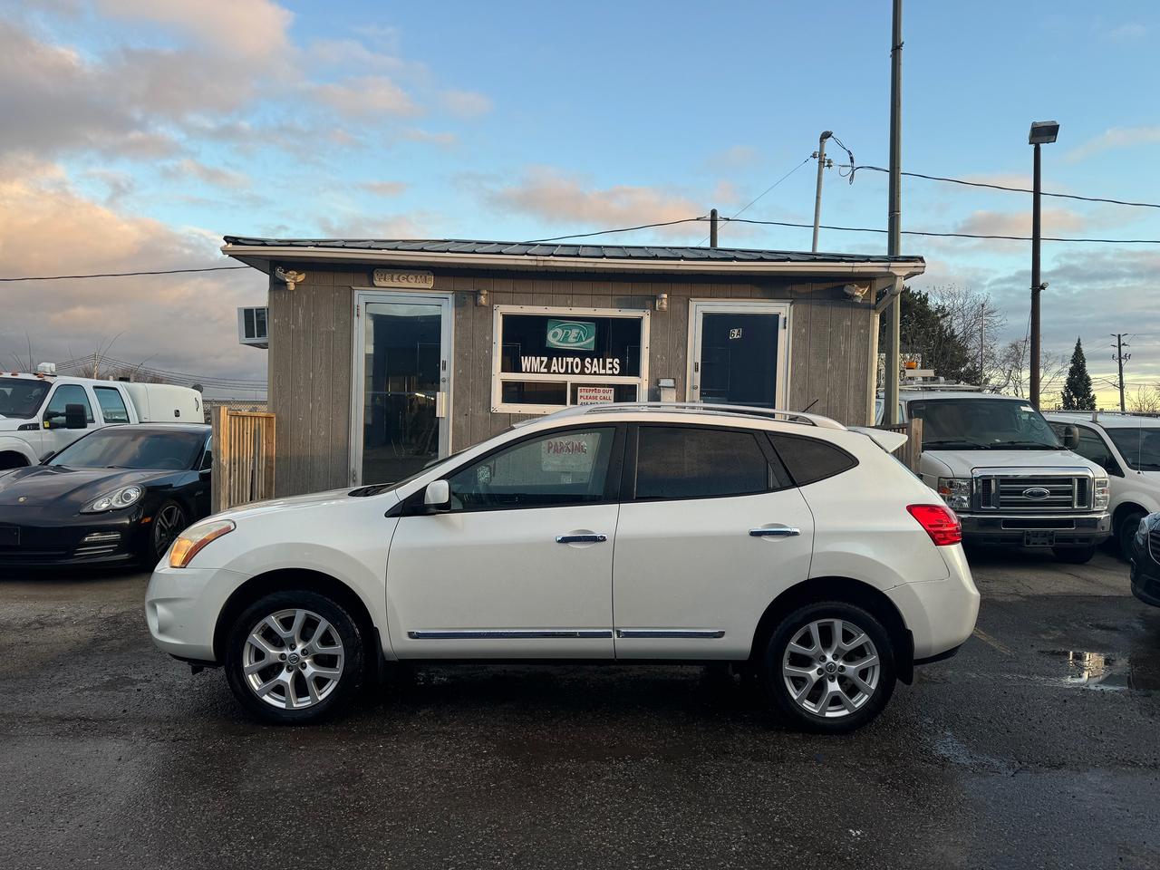2011 Nissan Rogue FWD 4dr SV Photo4