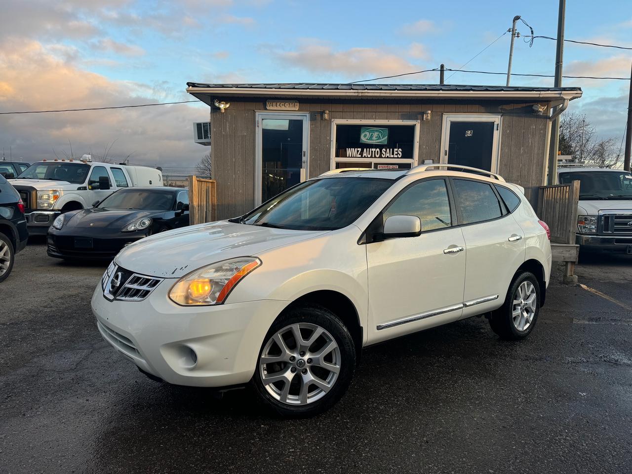 2011 Nissan Rogue FWD 4dr SV Photo3