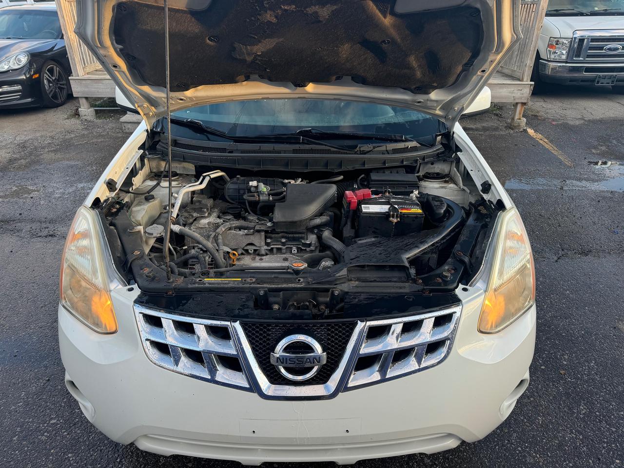2011 Nissan Rogue FWD 4dr SV Photo1