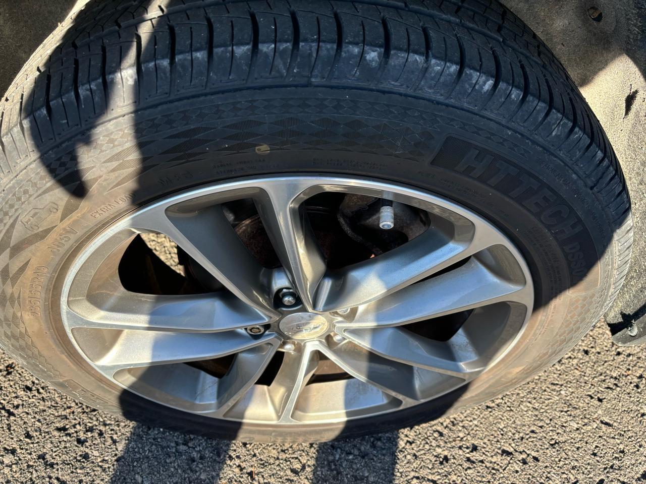 2017 Hyundai Santa Fe Sport Limited, All wheel Drive, Leather, Pano. Sunroof - Photo #12