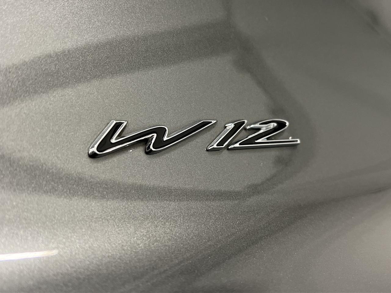 2015 Bentley Flying Spur W12 | 616HP | MASSAGE | ONLY 38,000 KMS! | RARE Photo