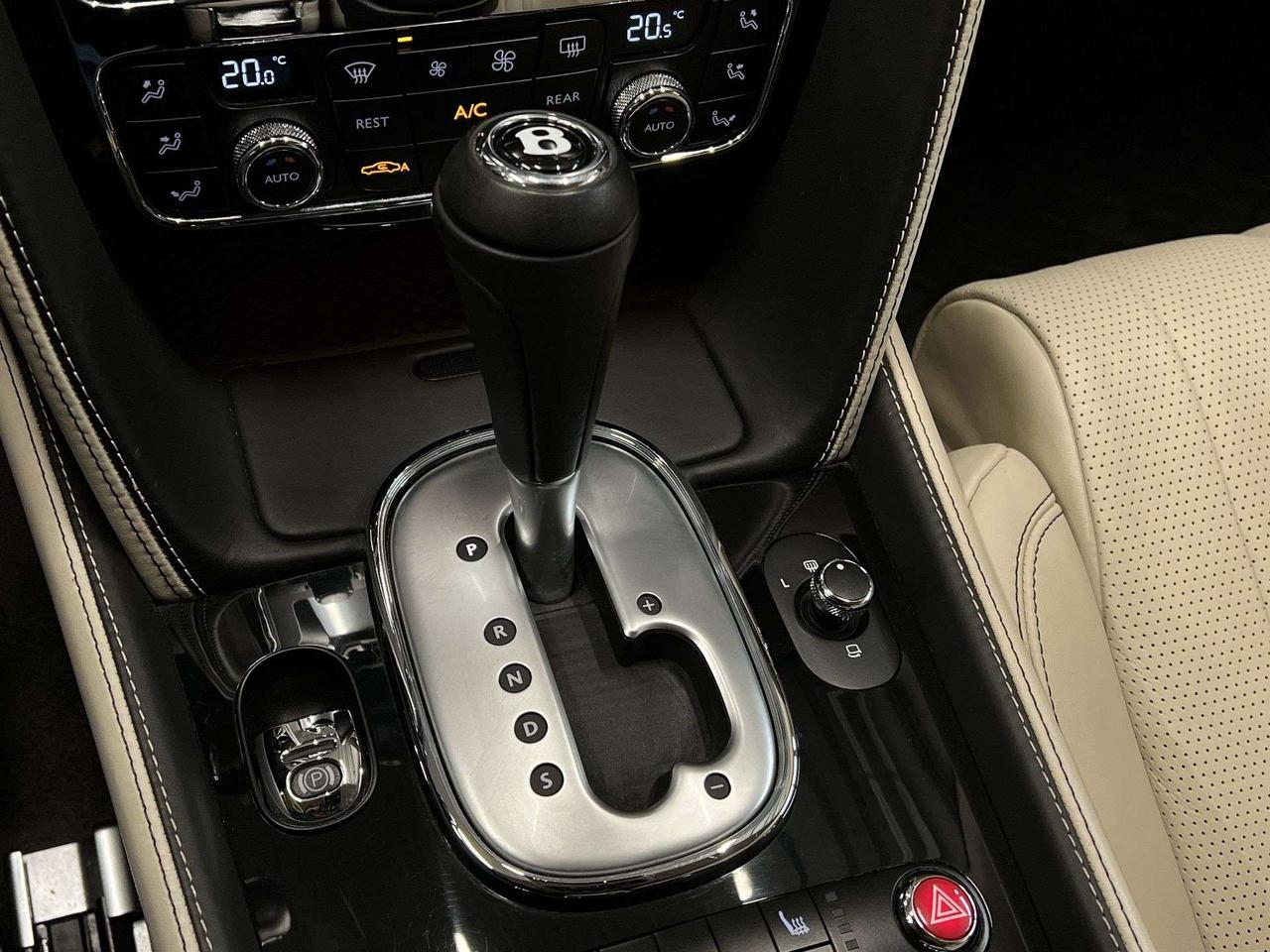 2015 Bentley Flying Spur W12 | 616HP | MASSAGE | ONLY 38,000 KMS! | RARE Photo