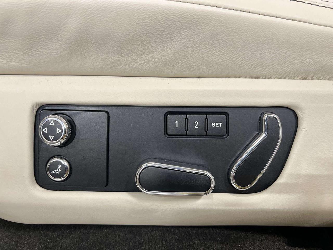2015 Bentley Flying Spur W12 | 616HP | MASSAGE | ONLY 38,000 KMS! | RARE Photo