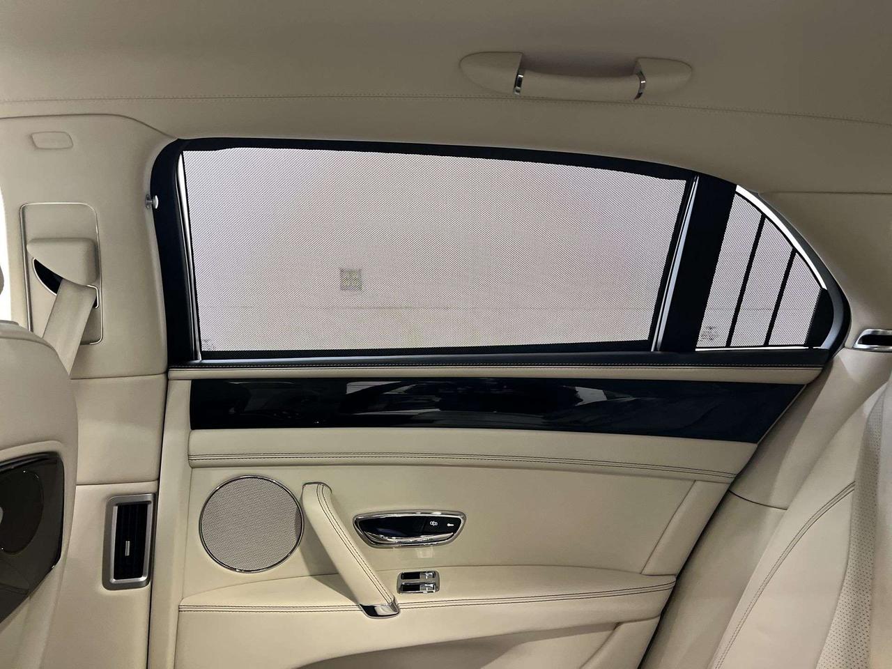 2015 Bentley Flying Spur W12 | 616HP | MASSAGE | ONLY 38,000 KMS! | RARE Photo