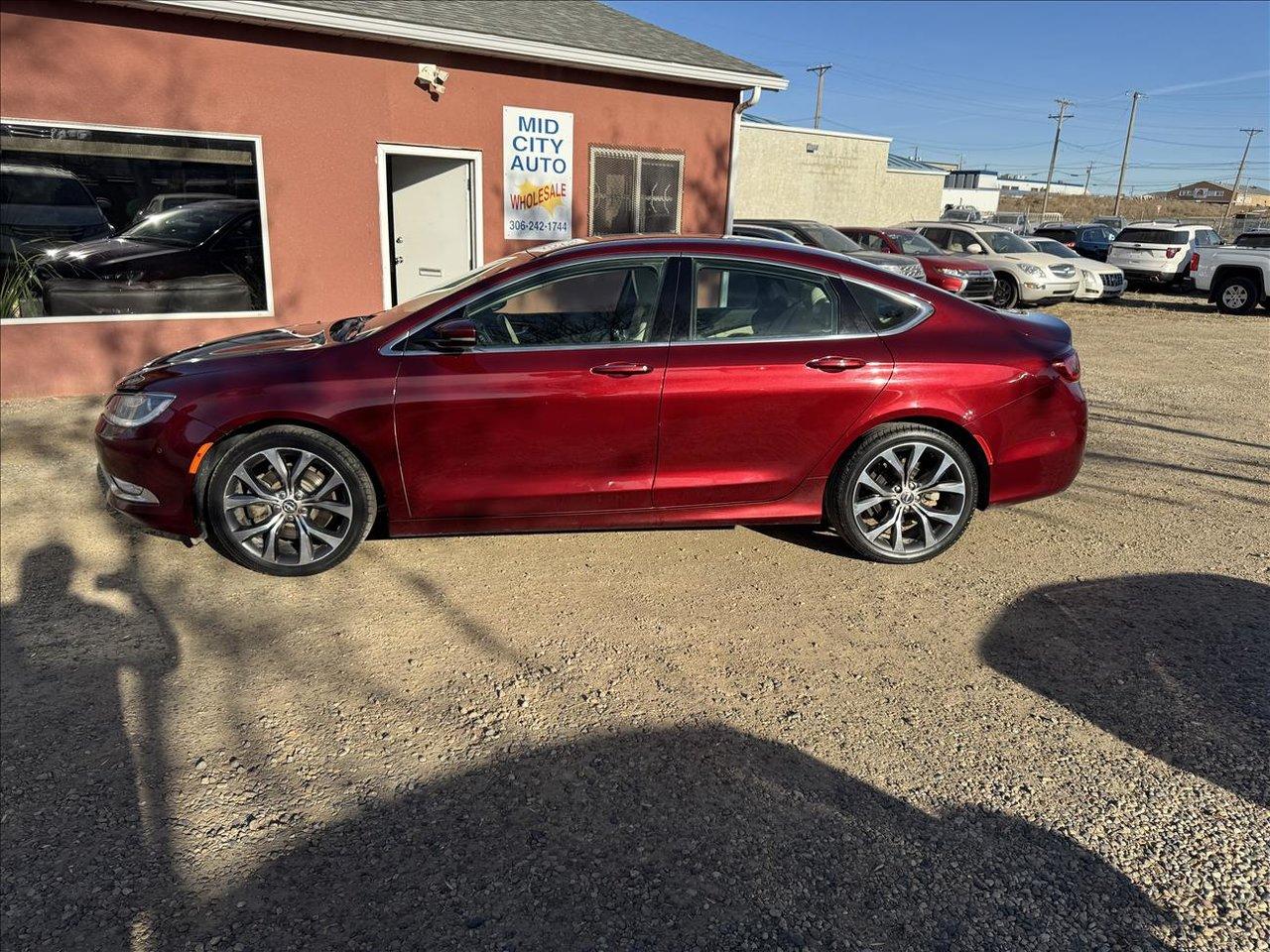 Used 2015 Chrysler 200 200C LEATHER, BK UP CAM, HEATED SEATS for sale in Saskatoon, SK