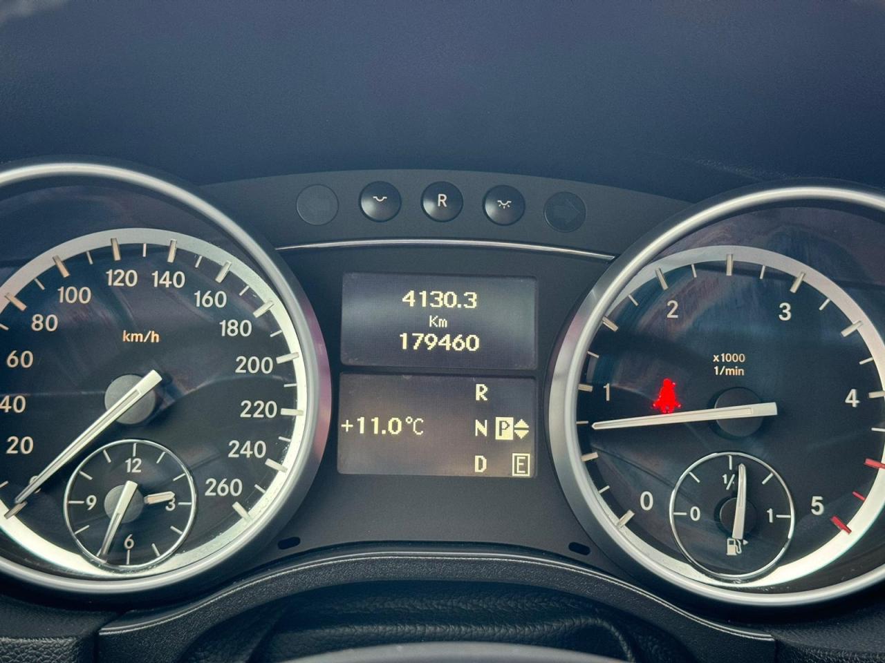 2012 Mercedes-Benz R-Class R350 BLUETEC 4MATIC | PANO | NAV | BLINDSPOT Photo19