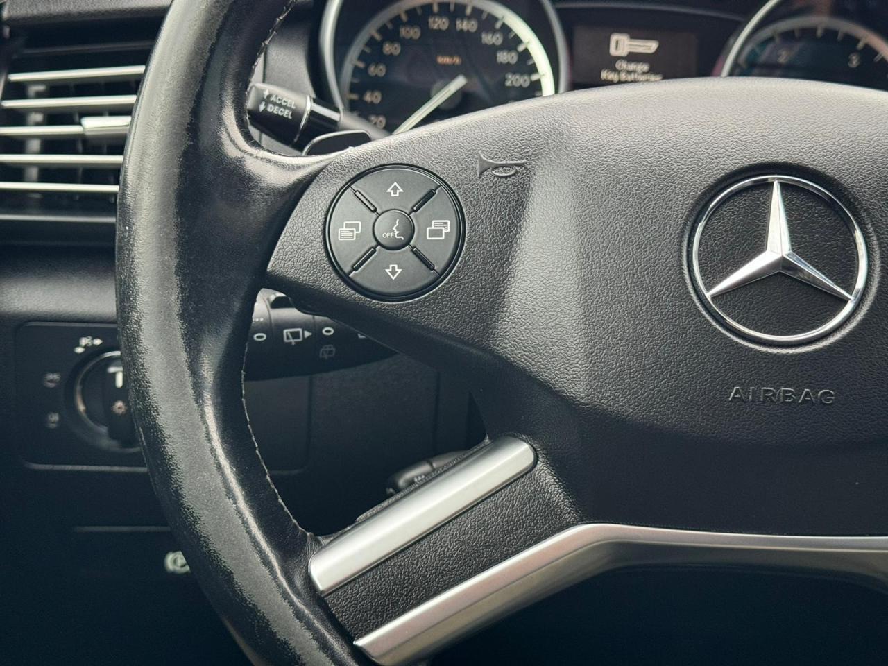 2012 Mercedes-Benz R-Class R350 BLUETEC 4MATIC | PANO | NAV | BLINDSPOT Photo18
