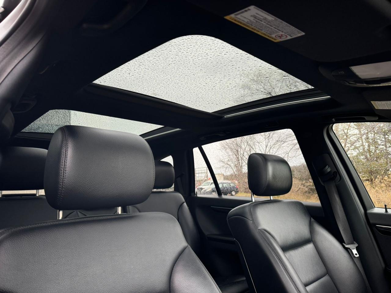 2012 Mercedes-Benz R-Class R350 BLUETEC 4MATIC | PANO | NAV | BLINDSPOT Photo9