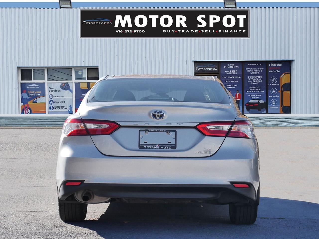 2020 Toyota Camry HYBRID LE - Photo #5
