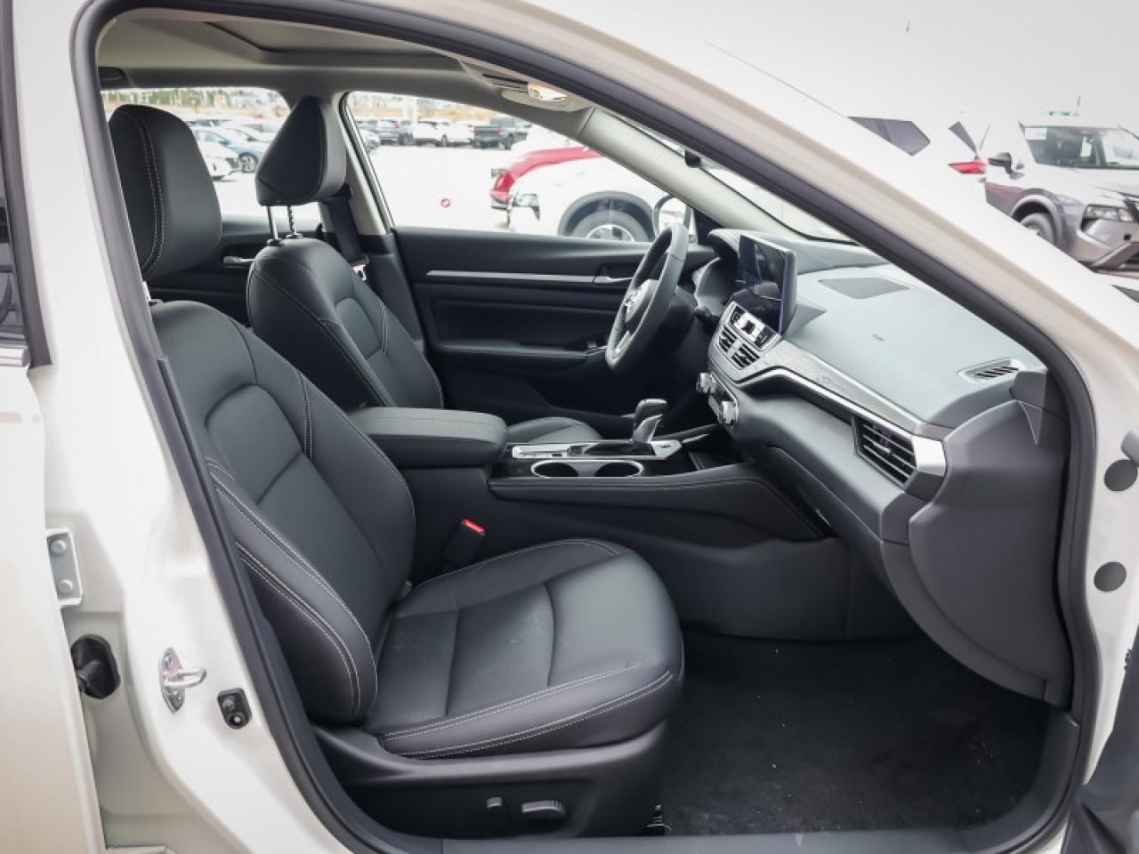 2025 Nissan Altima Platinum  -  Leather Seats Photo