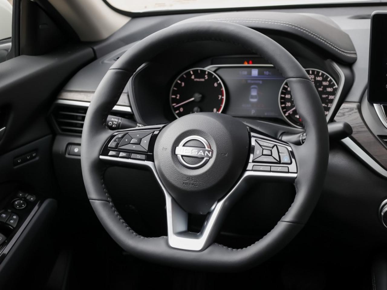 2025 Nissan Altima Platinum  -  Leather Seats Photo