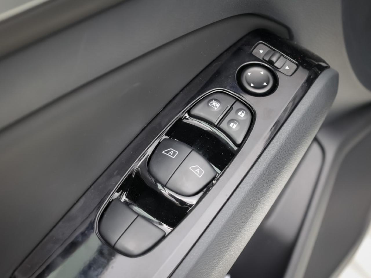 2025 Nissan Altima Platinum  -  Leather Seats Photo