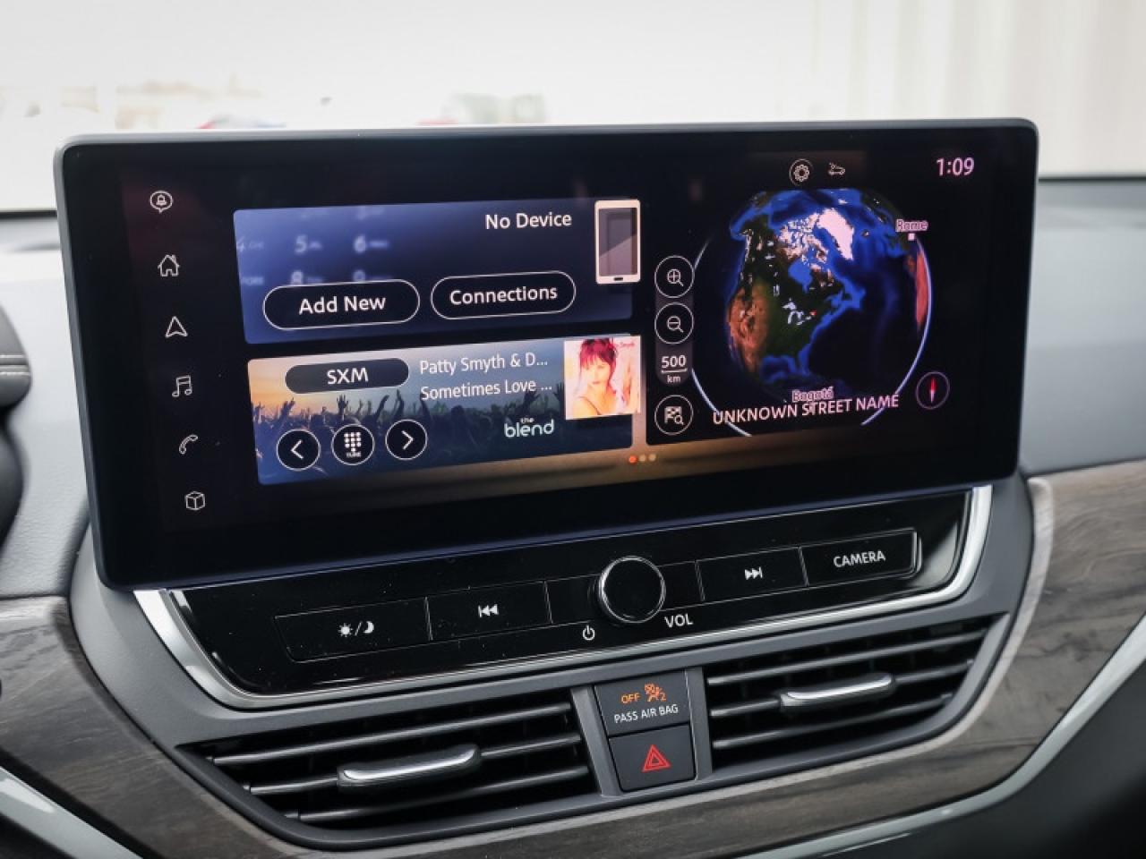 2025 Nissan Altima Platinum  -  Leather Seats Photo