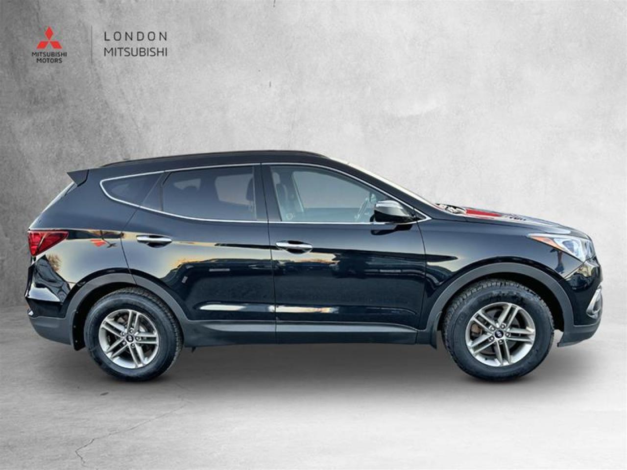 Used 2018 Hyundai Santa Fe Sport FWD 2.4L for sale in London, ON