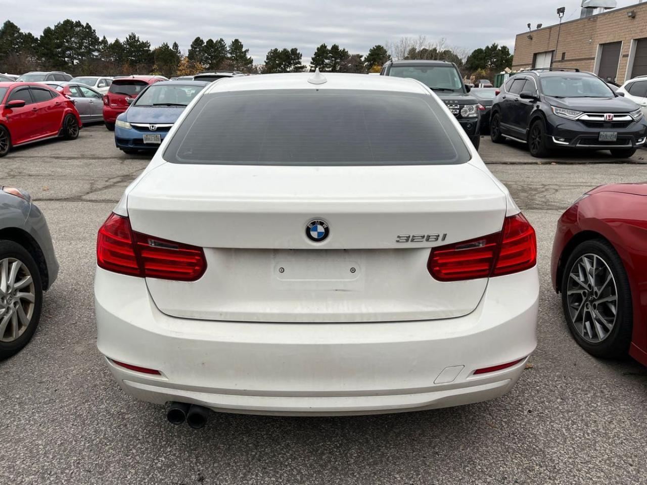 2013 BMW 3 Series 328i xDrive Photo3
