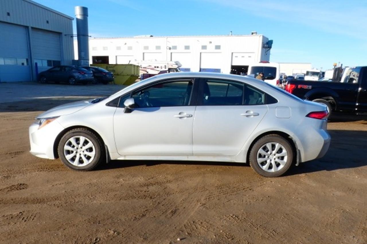 2024 Toyota Corolla LE w/Htd cloth, NAV ready, BUC - Photo #1