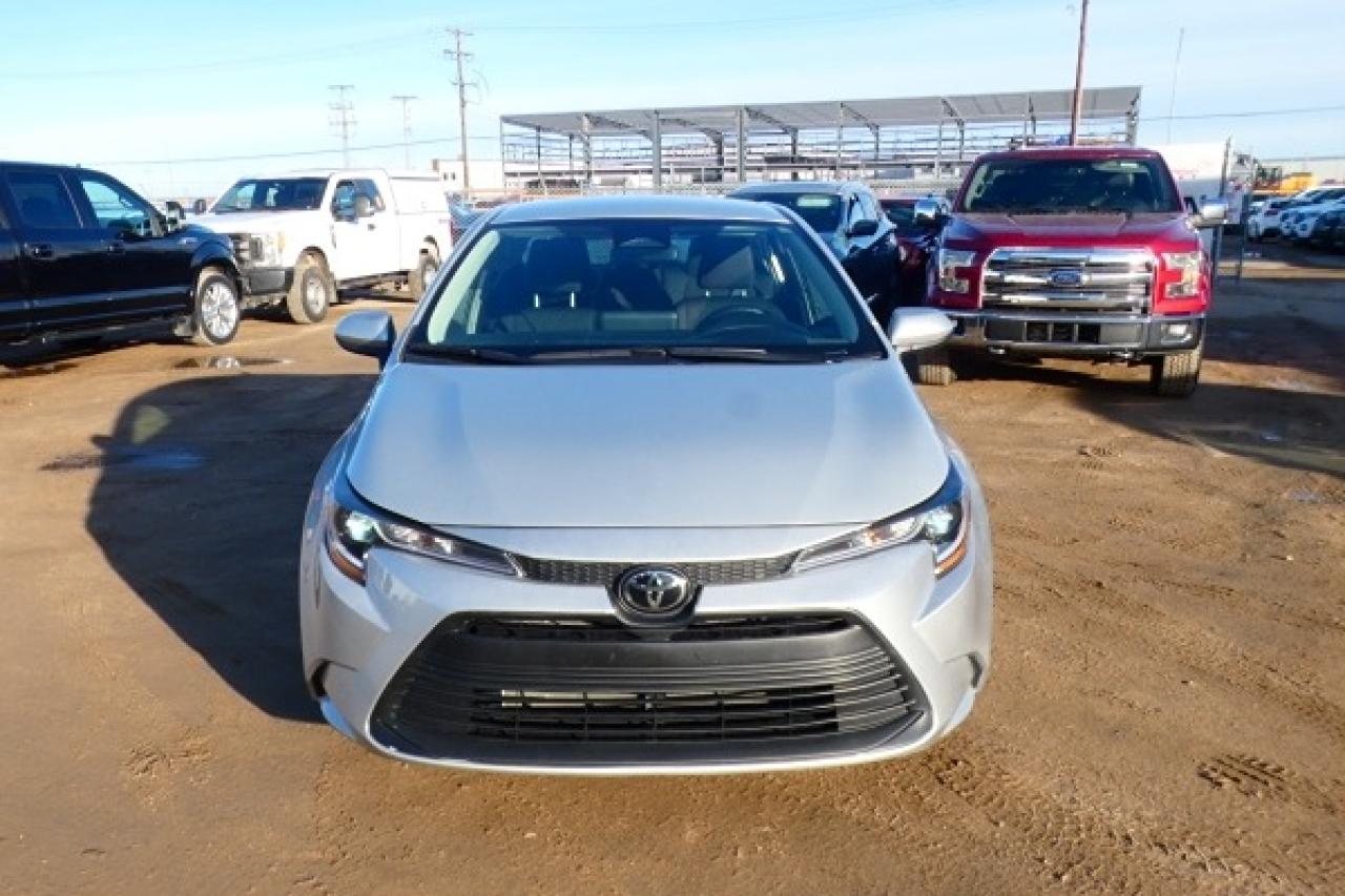 2024 Toyota Corolla LE w/Htd cloth, NAV ready, BUC - Photo #3