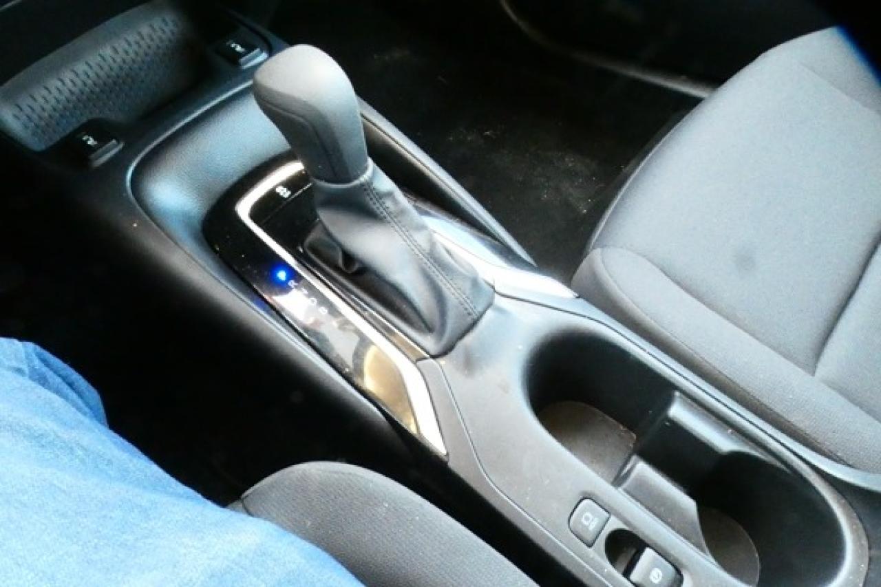 2024 Toyota Corolla LE w/Htd cloth, NAV ready, BUC - Photo #16