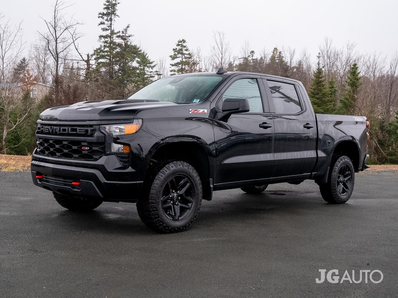 2022 Chevrolet Silverado 1500 4WD Crew Cab 157" Custom Trail Boss