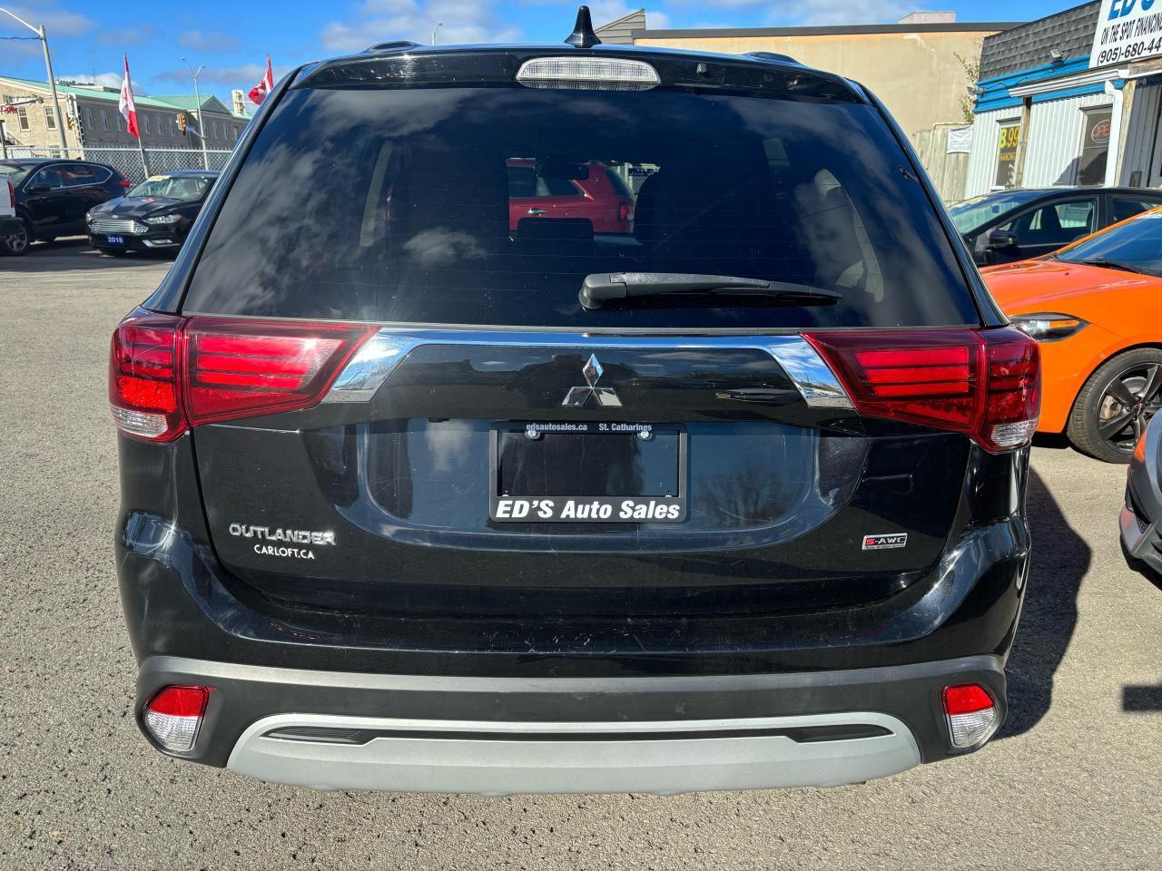 2020 Mitsubishi Outlander ES, 7 Passengers, All Wheel Drive, Htd Seats,