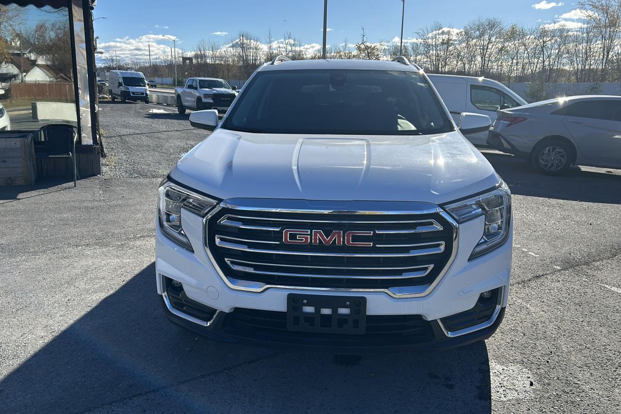 2024 GMC Terrain SLT - Photo #2