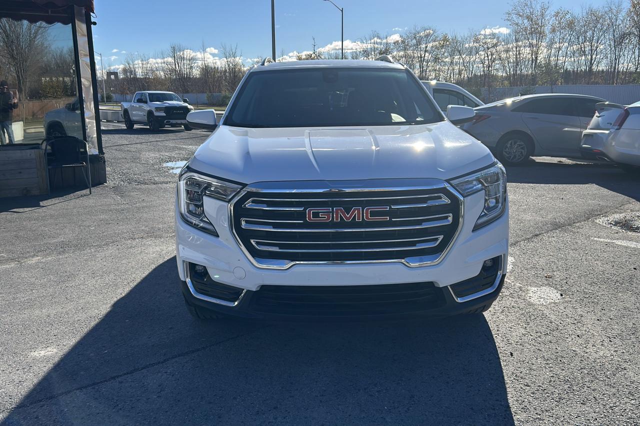 2024 GMC Terrain SLT - Photo #2