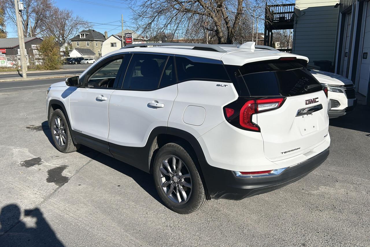 2024 GMC Terrain SLT - Photo #5