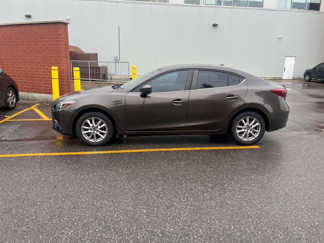 2014 Mazda MAZDA3 GT, LEATHER, SUNROOF, AUTOMATIC, CERTIFIED - Photo #2
