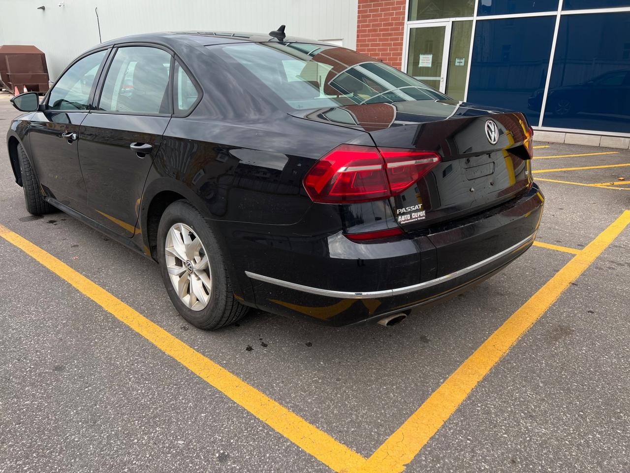 2018 Volkswagen Passat Trendline+, Auto, Certified Photo2