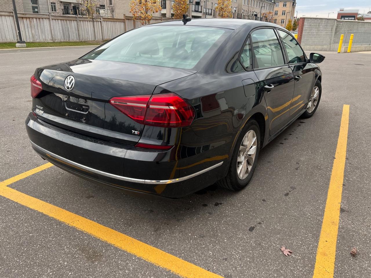 2018 Volkswagen Passat Trendline+, Auto, Certified Photo3