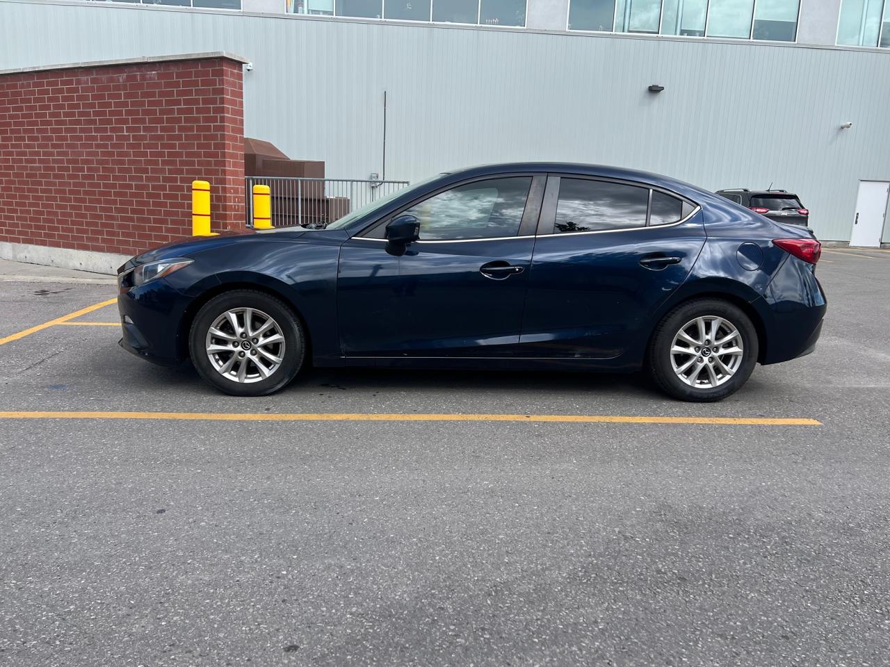 2014 Mazda MAZDA3 4DR SDN MAN GS-SKY AS IS Photo2