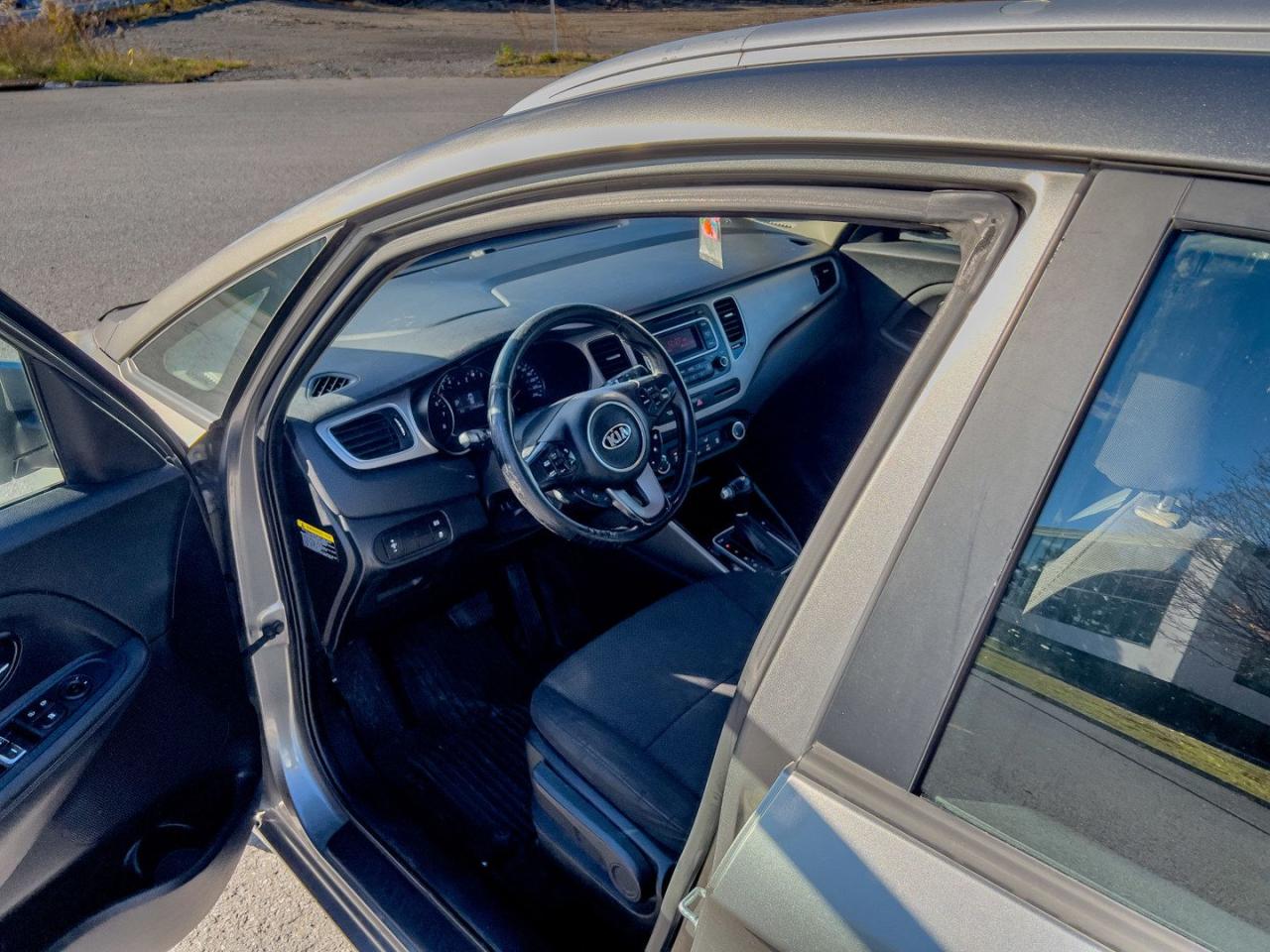 2014 Kia Rondo LX Fast Approvals, Easy Financing - Photo #8