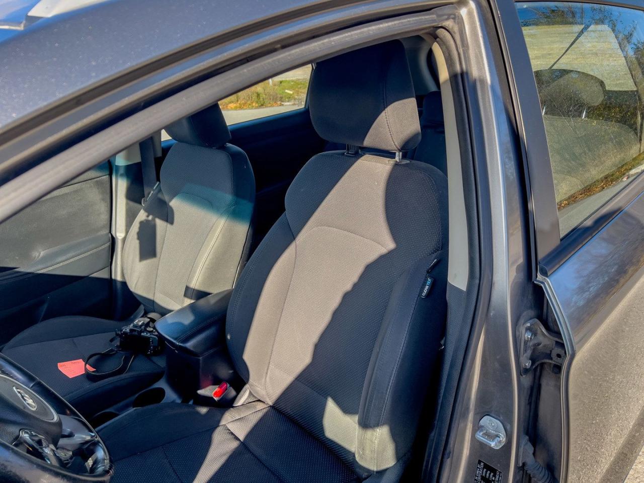 2014 Kia Rondo LX Fast Approvals, Easy Financing - Photo #10