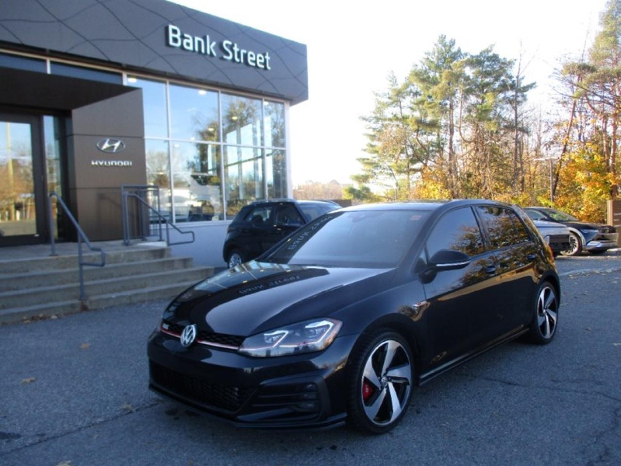 Used 2018 Volkswagen Golf GTI Autobahn 5-door Manual for sale in Ottawa, ON