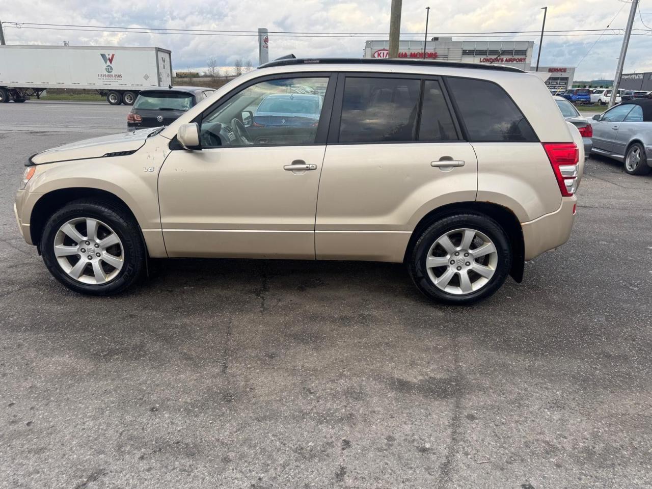 2009 Suzuki Grand Vitara Luxury, LOADED, DRIVES GREAT, CERTIFIED - Photo #2