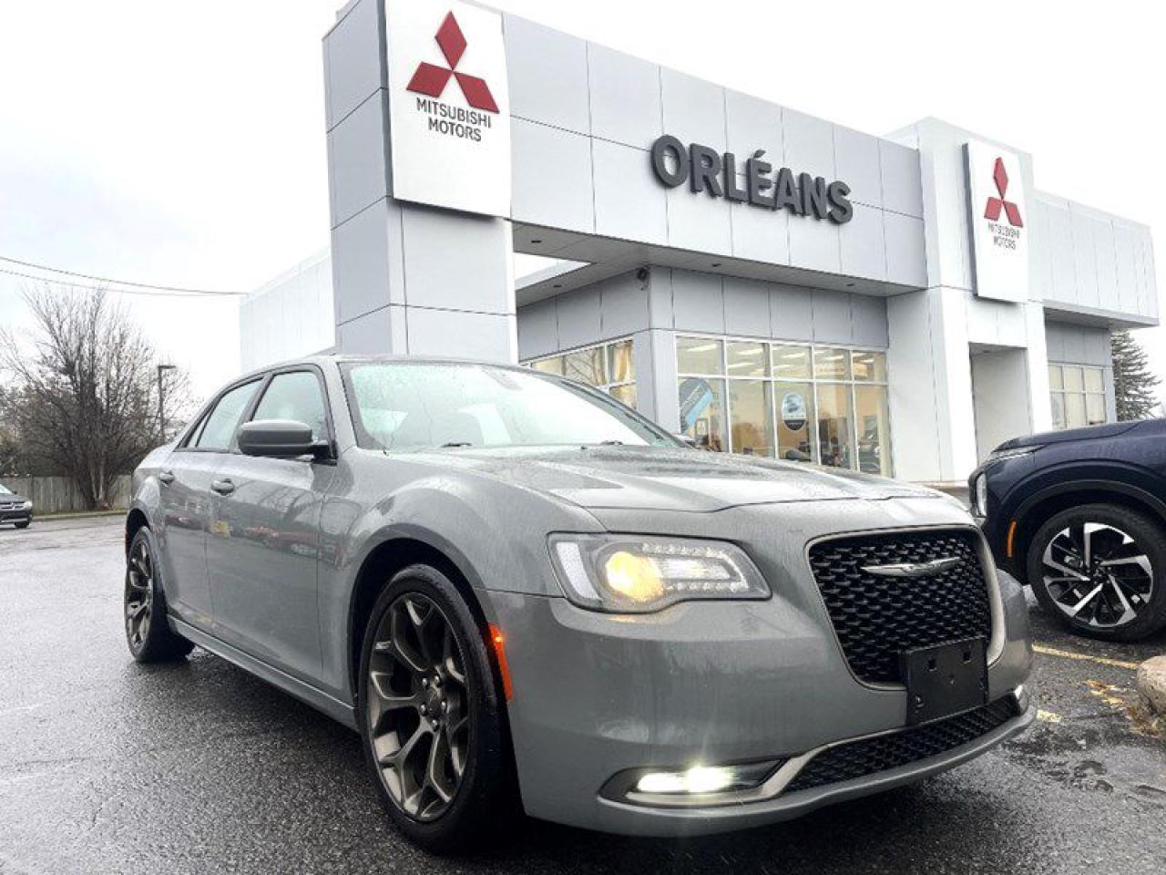 Used 2018 Chrysler 300 300S RWD for sale in Orléans, ON