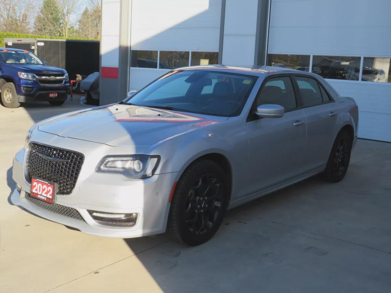 2022 Chrysler 300 Touring L (**ALLOY RIMS**LEATHER**NAVIGATION**REMOTE START**POWER SEATS**HEATED SEATS**REVERSE CAMERA**DIGITAL TOUCHSCREEN**CRUISE CONTROL**BLUETOOTH**DUAL CLIMATE CONTROL**PUSH BUTTON START**) Photo