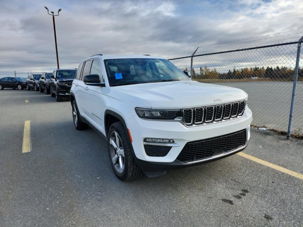 Used 2022 Jeep Grand Cherokee Limited | Leather | Pano Roof | Nav | Cooled + Heated Seats | 360 Camera | Heated Steering & more!! for sale in Guelph, ON