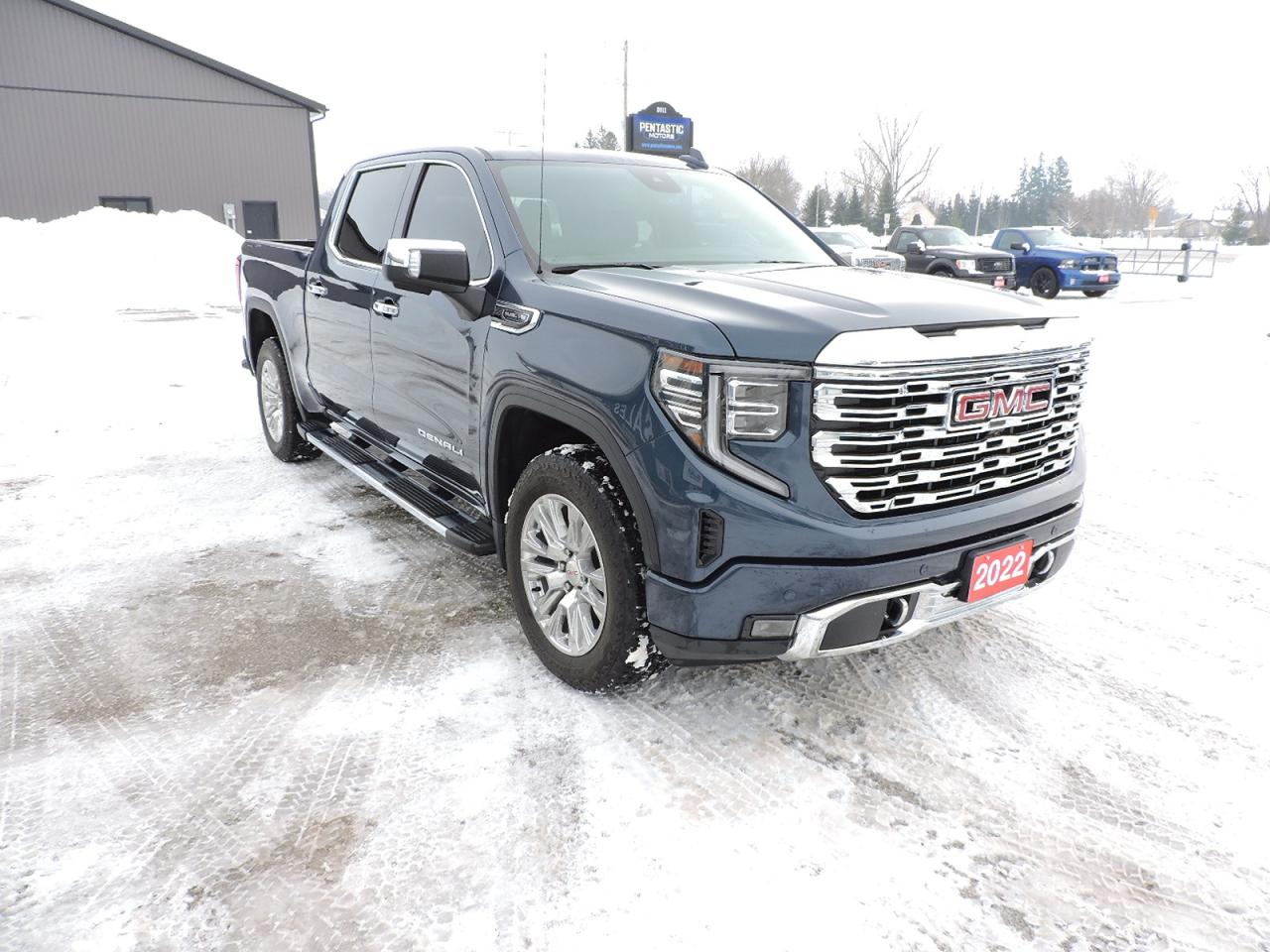 Used 2022 GMC Sierra 1500 Denali 5.3L 4X4 Sunroof Loaded 1-Owner 37000 KMS for sale in Gorrie, ON