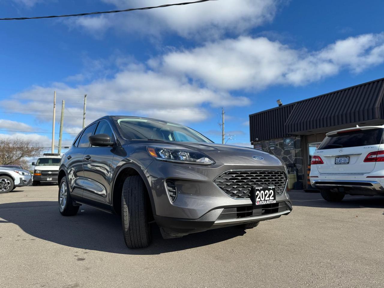 2022 Ford Escape AUTO AWD LOW KM NO ACCIDENT BLINDSPOT HEATED SEATS Photo