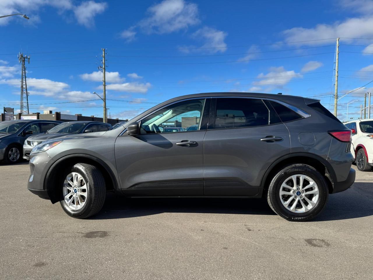 2022 Ford Escape AUTO AWD LOW KM NO ACCIDENT BLINDSPOT HEATED SEATS - Photo #2