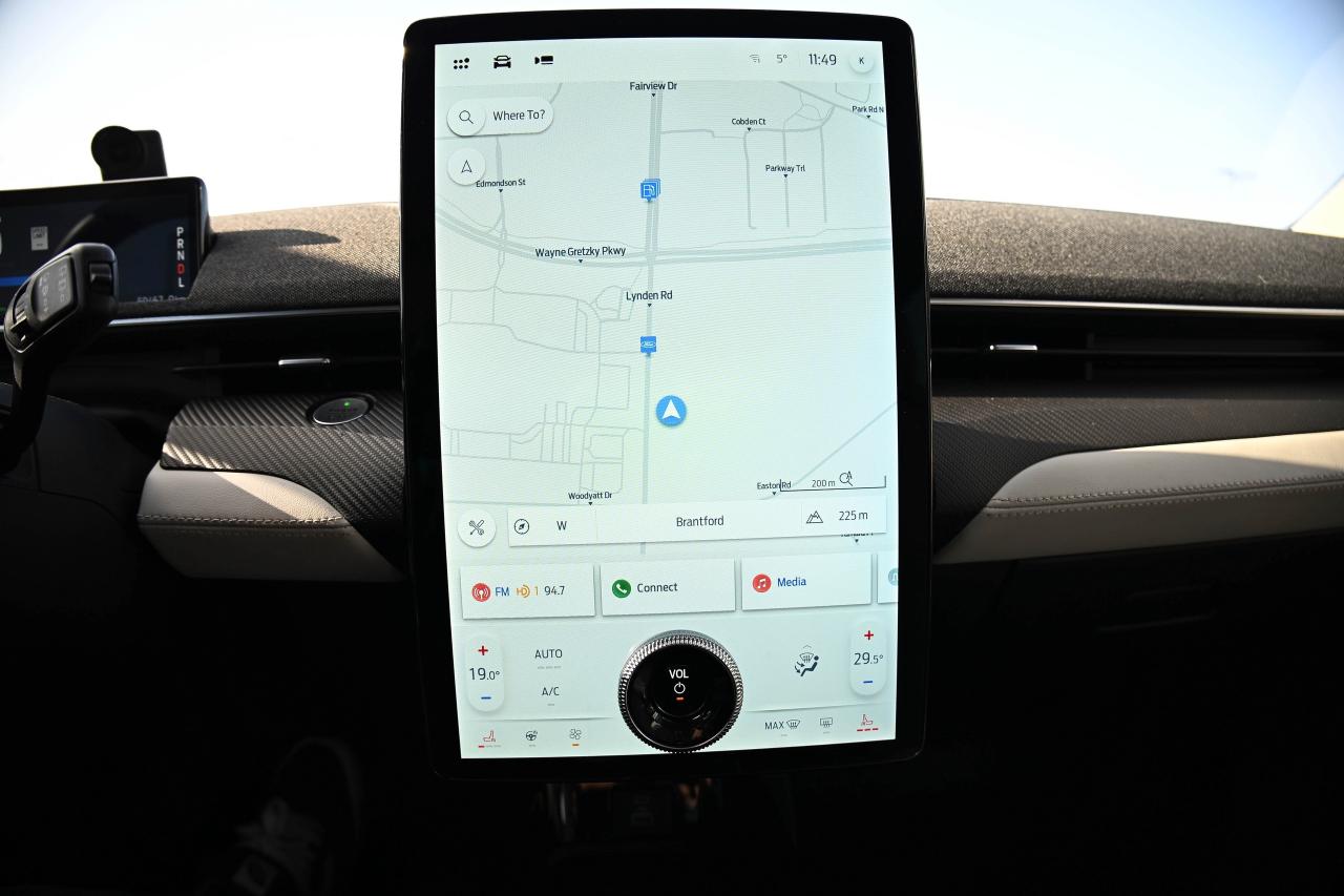 2022 Ford Mustang Mach-E CLEAN CAR FAX | LOW KM | LEATHER | REMOTE START Photo