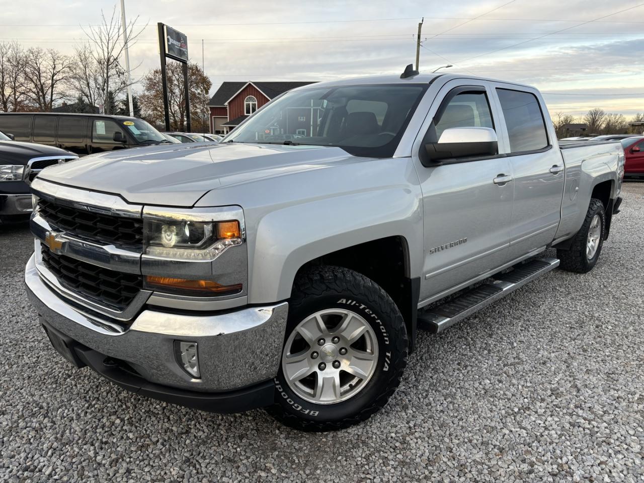 Used 2017 Chevrolet Silverado 1500 LT Crew Cab 4WD *CLEAN CARFAX* for sale in Dunnville, ON