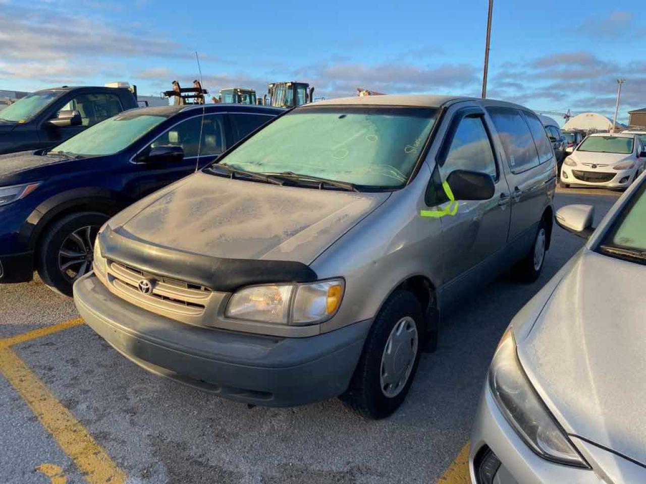 Used 2000 Toyota Sienna CE for sale in Innisfil, ON