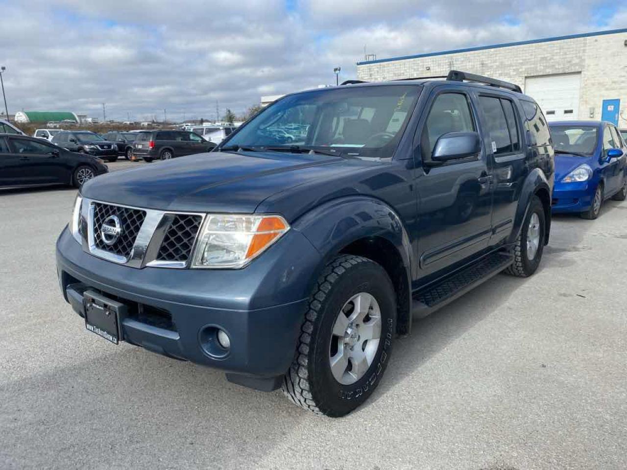 Used 2006 Nissan Pathfinder SE for sale in Innisfil, ON