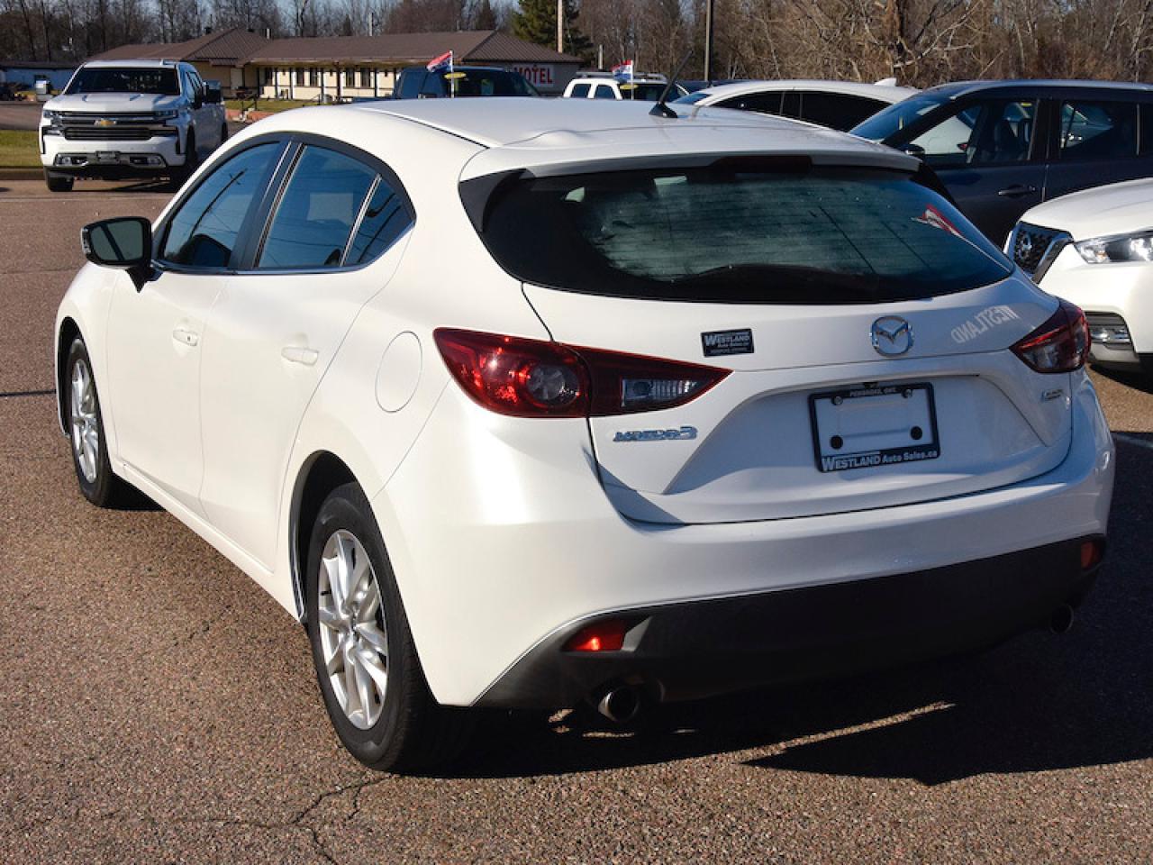 2015 Mazda MAZDA3 Sport - Photo #4