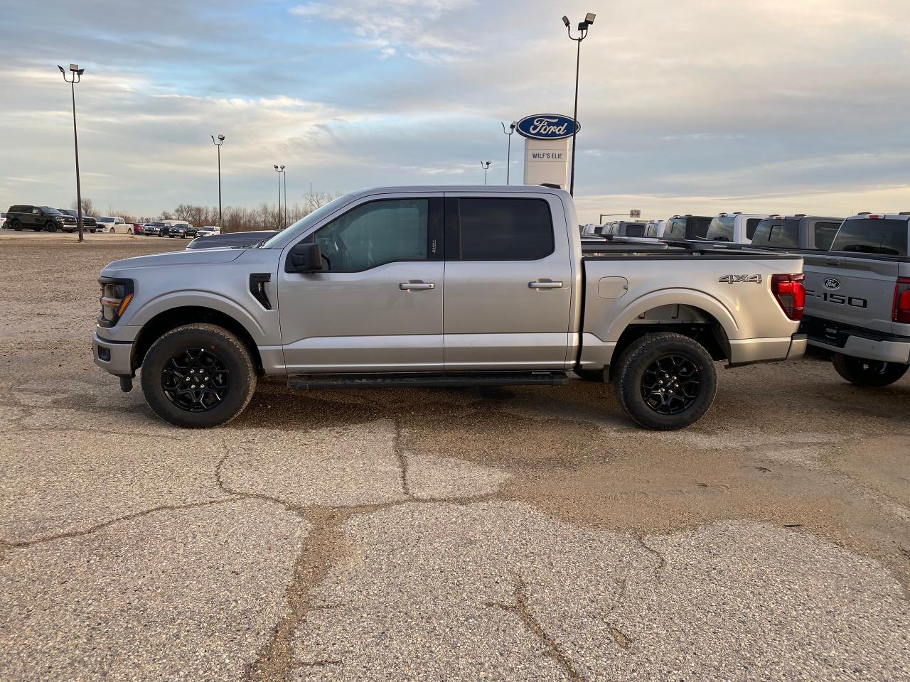 2024 Ford F-150 XLT 4WD SUPERCREW 5.5' BOX Photo2