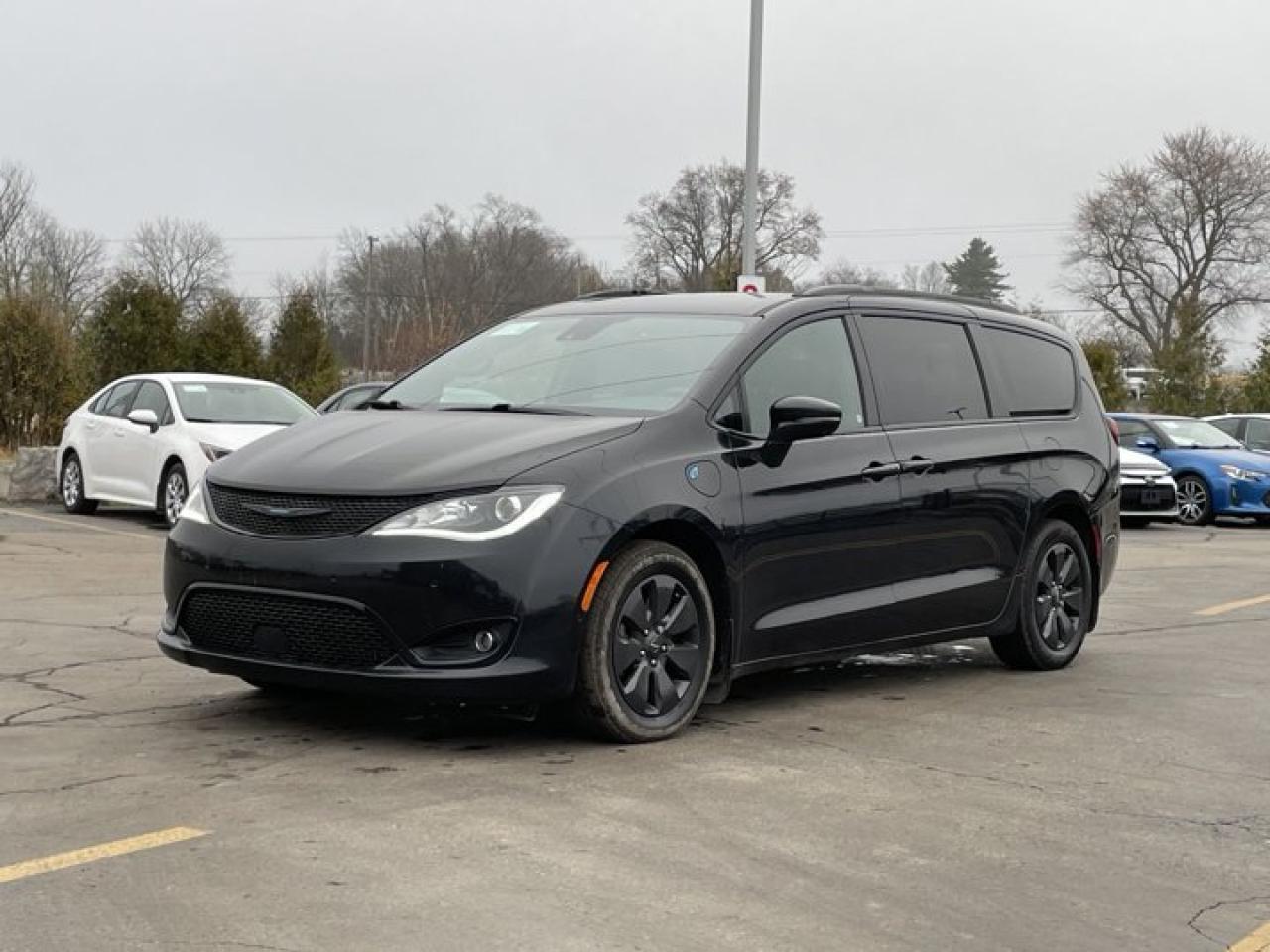 Used 2020 Chrysler Pacifica Hybrid Limited  | DVD | Leather | Pano Sunroof | 360 Camera | Adaptive Cruise | Nav for sale in Guelph, ON