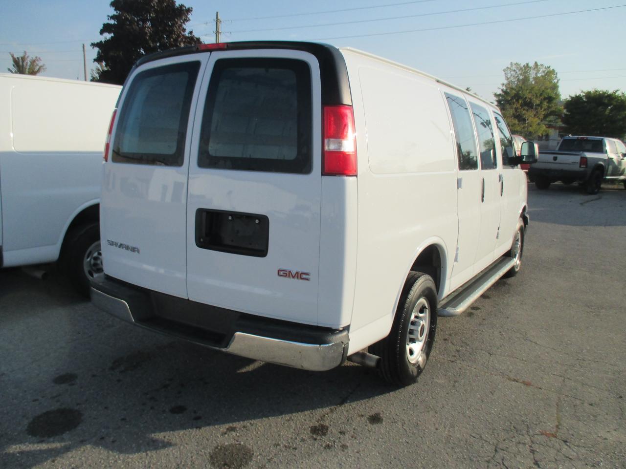 2022 GMC Savana 2500 2500.135 " w/base - Photo #5
