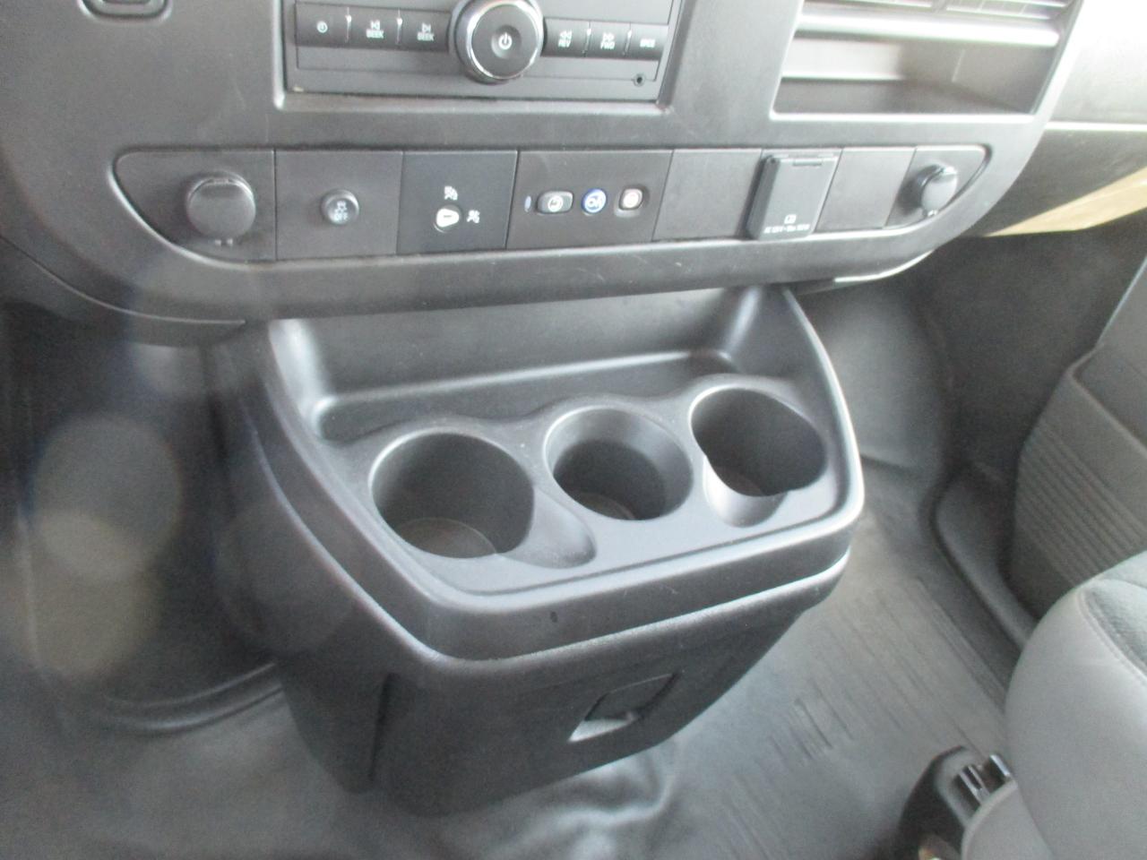 2022 GMC Savana 2500 2500.135 " w/base - Photo #15